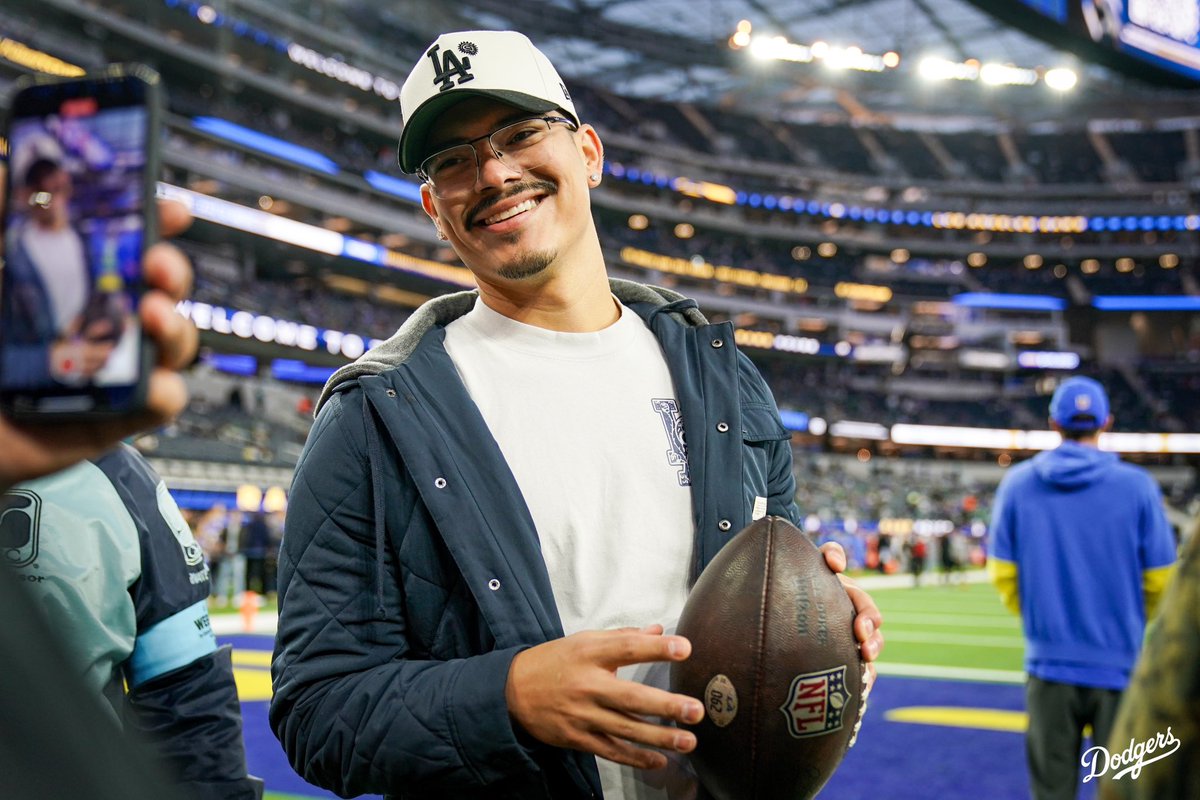 Los Angeles Dodgers tweet media