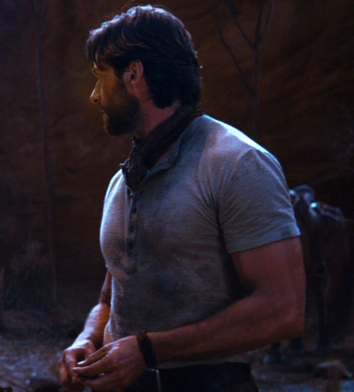 embaurr's tweet photo. i want to sink my teeth into his bicep and munch on his chest hair like hay https://t.co/TIgT4Q6iXg