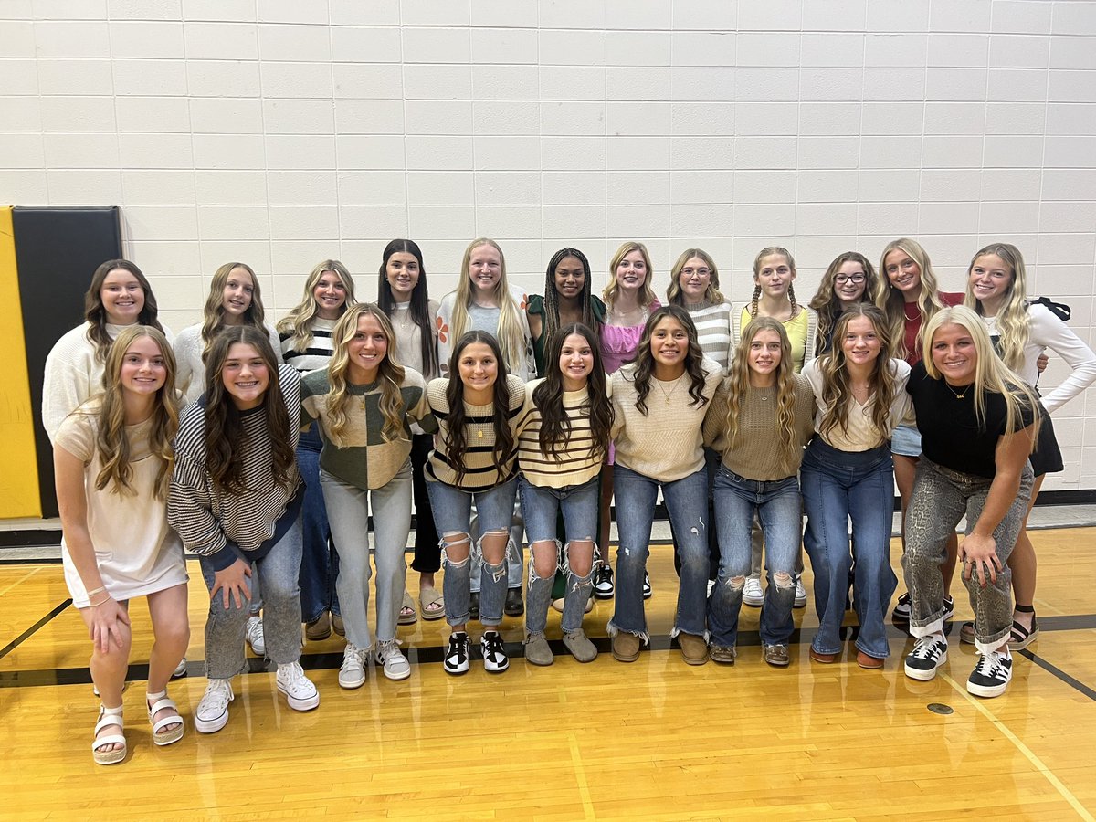 NW Softball (@ginwsoftball) on Twitter photo It was a fantastic night celebrating this team, especially these seniors.
There's too many people to thank but thanks to all who made our season successful.
To our 4 seniors <a href="/avajosmith10/">avajosmith10icloud.com</a> <a href="/ZobelReyse/">Reyse Zobel</a> <a href="/RayKyra9938/">Kyra Ray</a> <a href="/Lily26martinez/">Liliana Martinez</a>, you've left your marks at NW.
Way to ROW! It was a fantastic night celebrating this team, especially these seniors.
There's too many people to thank but thanks to all who made our season successful.
To our 4 seniors <a href="/avajosmith10/">avajosmith10icloud.com</a> <a href="/ZobelReyse/">Reyse Zobel</a> <a href="/RayKyra9938/">Kyra Ray</a> <a href="/Lily26martinez/">Liliana Martinez</a>, you've left your marks at NW.
Way to ROW!