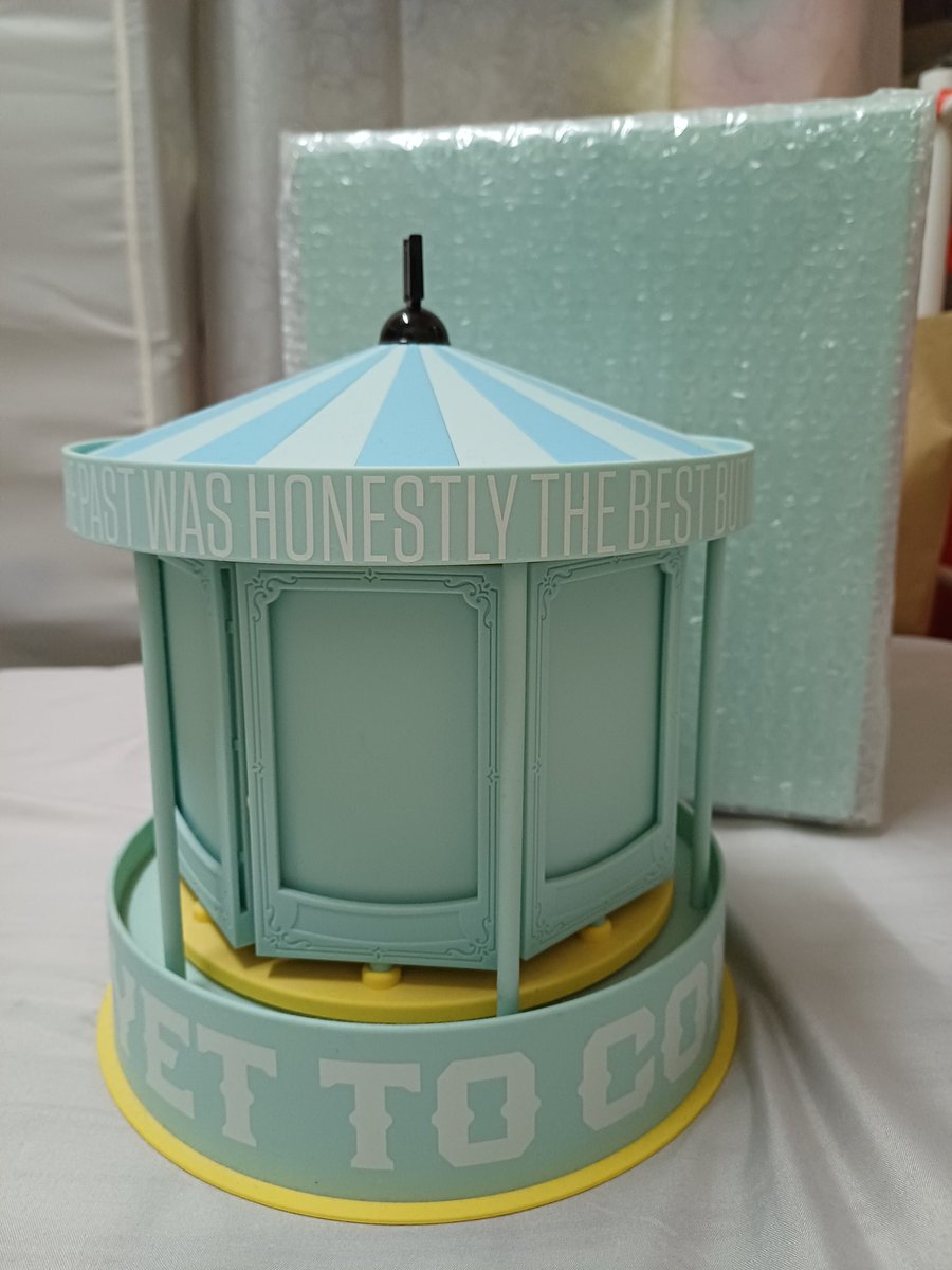geniuseokjin's tweet photo. 🌟🌟 WTS 🌟🌟

BTS merch box 11
Music box photocard carousel
RM45

BT21 photocard holder
RM5 each

#pasarBTS #myARMYjual @BTSMarketMY https://t.co/MFCpjSSQIa