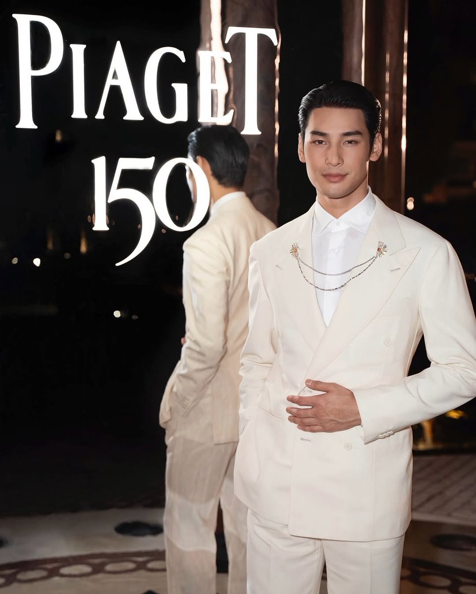 ApoNattawinofc's tweet photo. APO Nattawin at the grand reveal of Piaget's 'Essence of Extravaganza' High Jewellery collection in Abu Dhabi. 

PIAGET HIGH JEWELLERY X APO

#APOPiagetGalaInAbuDhabi 
#ApoNattawin #Piaget
@Nnattawin1 
🙏🏻 buromalaysia https://t.co/bkDgxs9ICD