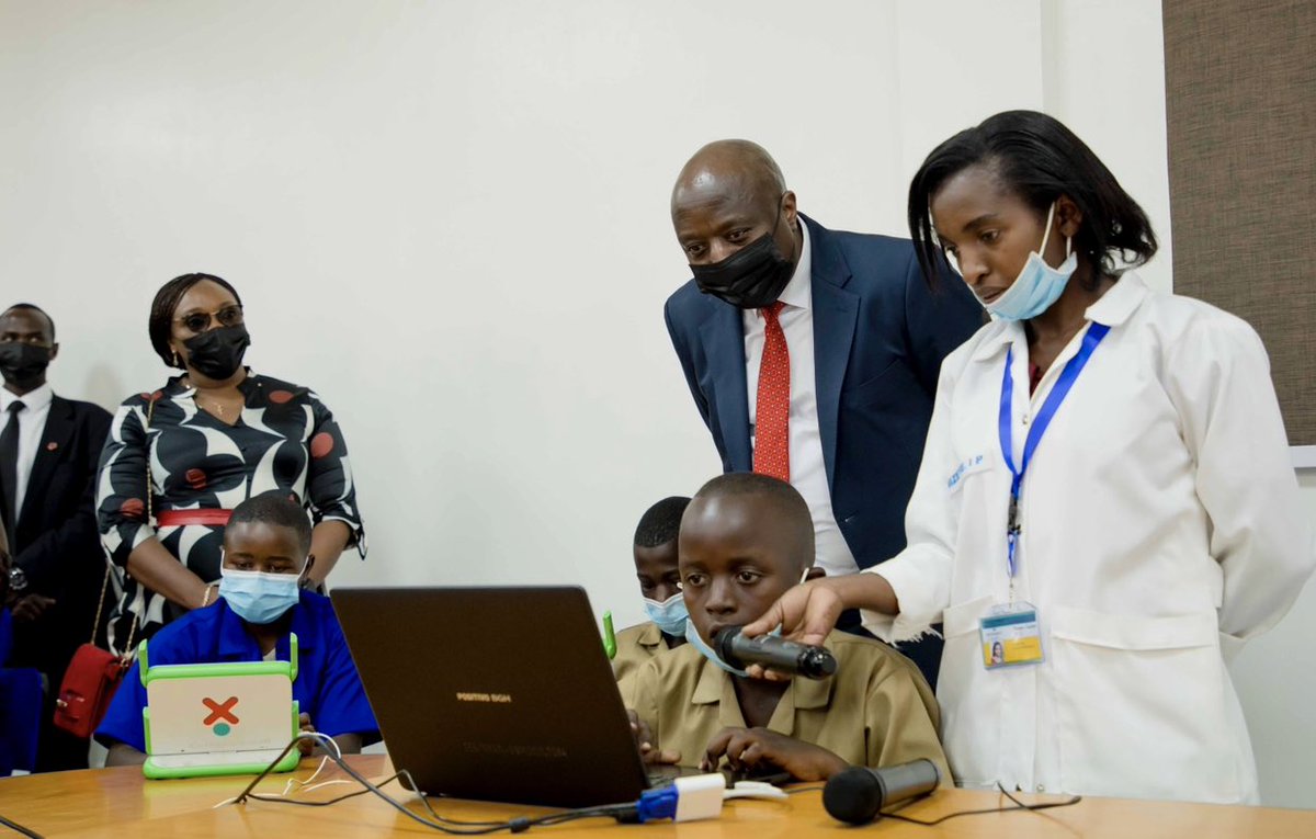 kigalitoday's tweet image. Imibare igaragaza ko 56% by’abanyeshuri bo mu mashuri abanza mu Rwanda bisanzura kwiga mu rurimi rw’Ikinyarwanda kurusha izindi ndimi. Nyamara amasomo ateguwe mu rurimi rw’Ikinyarwanda ashyirwa ku mbuga z’uburezi zifashisha ikoranabuhanga aracyari macye. Ikiganiro #EdTechMonday…