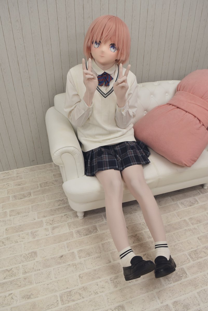 #身長と体重と年齢晒す見た人もだよー

170
55
22
夢は5kg減量と11cm小さくなることです😌