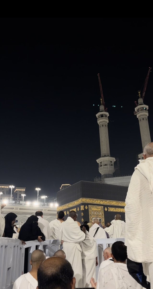 ez_x20's tweet photo. نحنُ نفرّ إلى الله من متاعب الدنيا، فرارَ الذي يعرفُ أين يجدُ أمانهُ الحقيقي. https://t.co/ab9rhdp9Bm