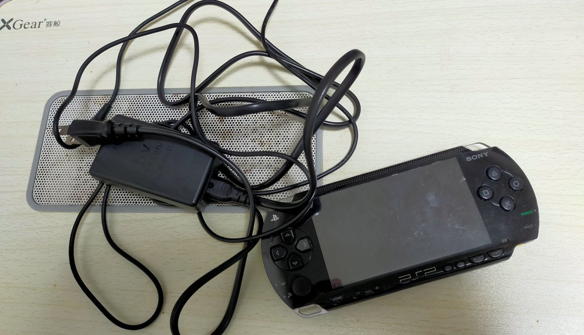 masterexa_dev's tweet photo. ジャンクのPSPを手に入れたら、CFW導入済みだった
悪いこといっぱいできる👍 https://t.co/P4uqhY4L9m