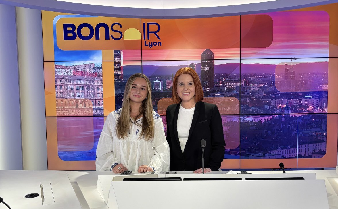 🔴 Invitée BFM LYON
Un an après la mort de Gérard Collomb, sa fille Clémence se confie pour la première fois. Interview ce soir sur <a href="/BFMLyon/">BFM Lyon</a> à 17h15 📺