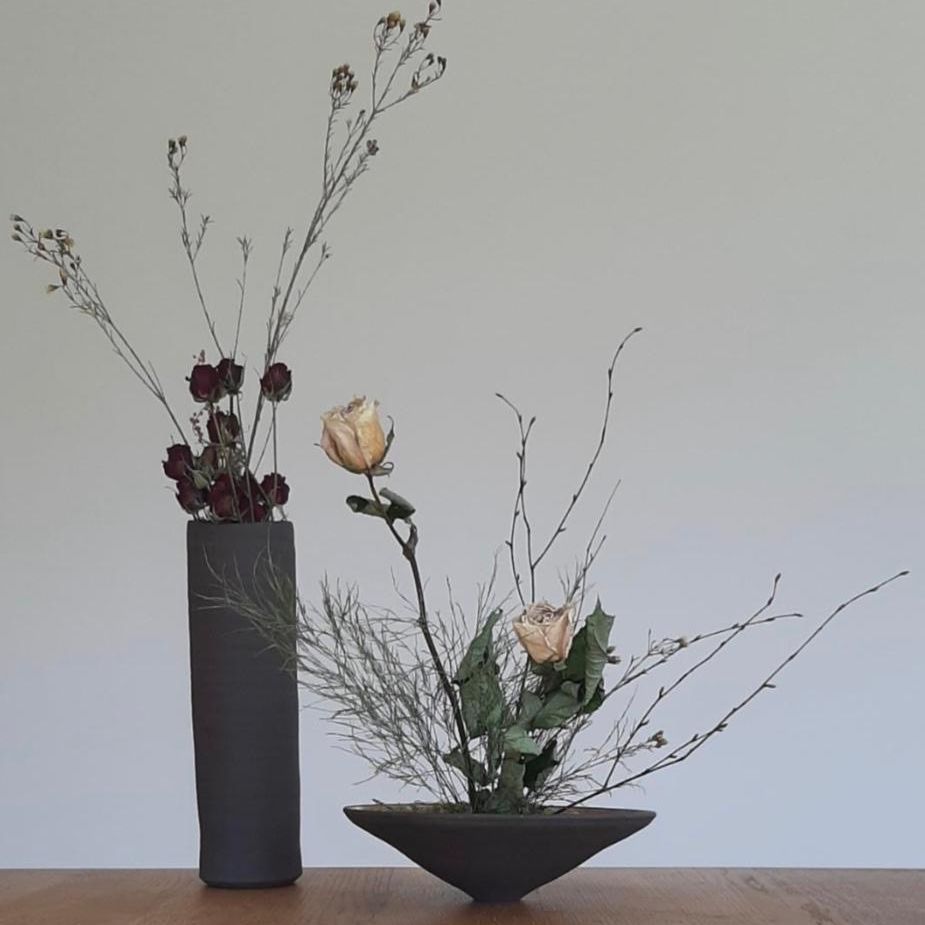LimpsfieldUK's tweet photo. Launch of The Limpsfield Home Company at Wickham’s Courtyard, #Limpsfield Village.
A collaboration between two artistic and creative friends, Carolyn Orr and ceramicist, Debbie Wisniewski, the new shop will be open this Saturday, 30th November AND Sunday 1st December. #shoplocal https://t.co/v2dFbH0kqI