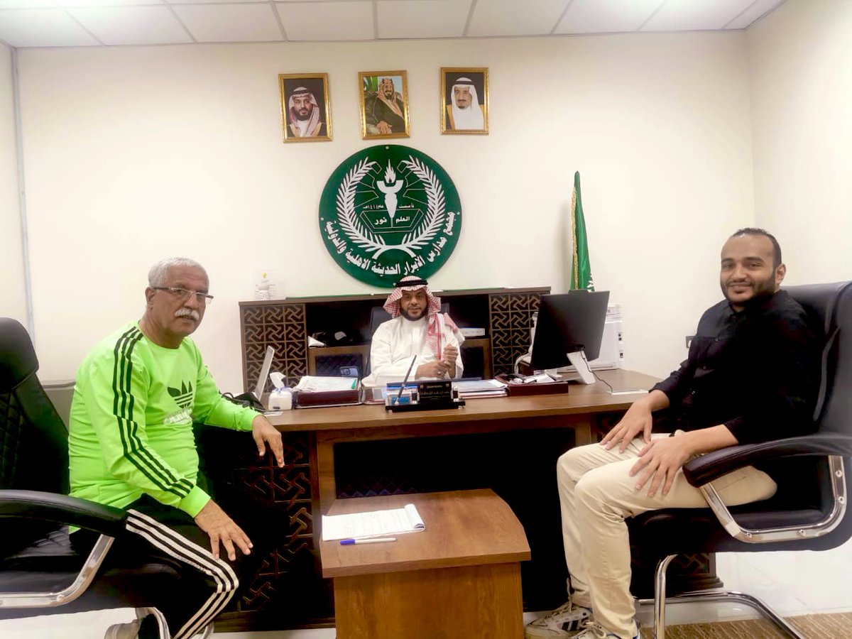 كابتن عبدالرحمن هشام، الحائز على المركز الأول في بطولة الألعاب السعودية لهذا العام ، في لقاء خاص مع مدير عام مدارس الأبرار الأستاذ عبدالله الكويتي. نسعى من خلال هذا اللقاء إلى إطلاق أكاديمية لتعليم الشطرنج في المدينة المنورة، مقرها مدارس الأبرار قريبًا بإذن الله.
#المدينة_المنورة