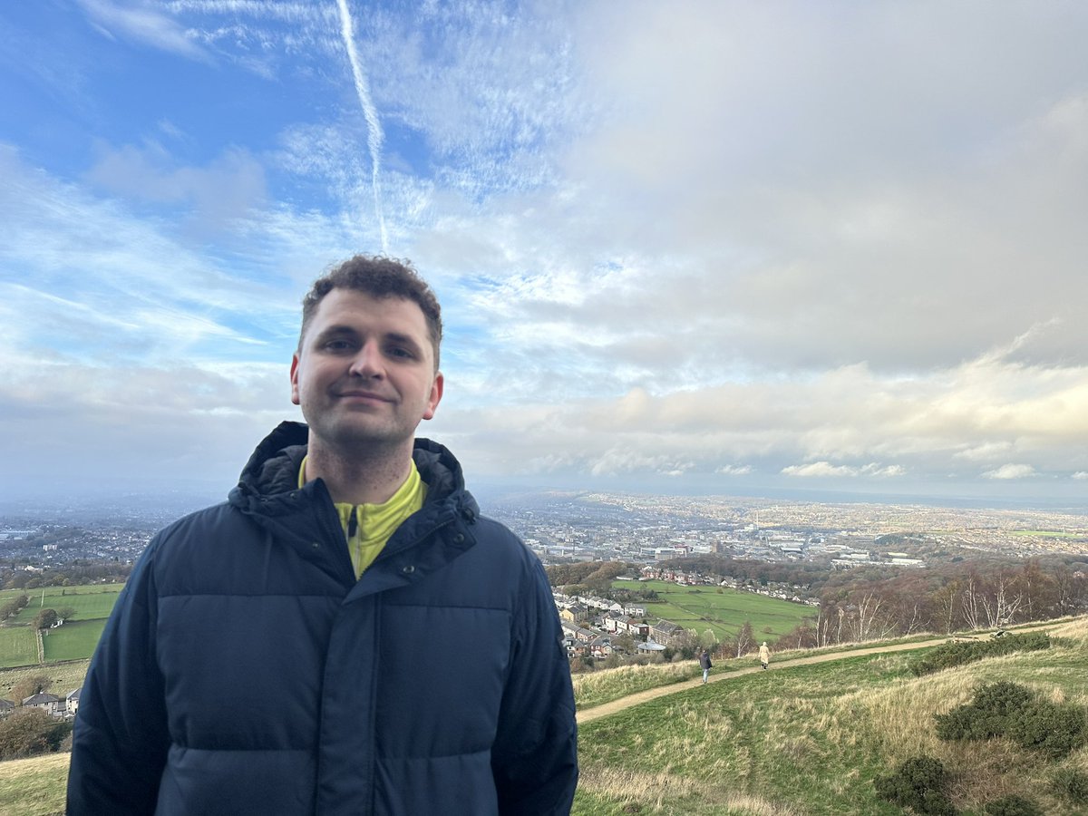 pseudo_aj's tweet photo. I just hit my running goal for the year: 1000 km (621.3 miles)! ✅🏃‍♂️

What a difference 11 months make! 👀 https://t.co/Jcp4NBfYY1