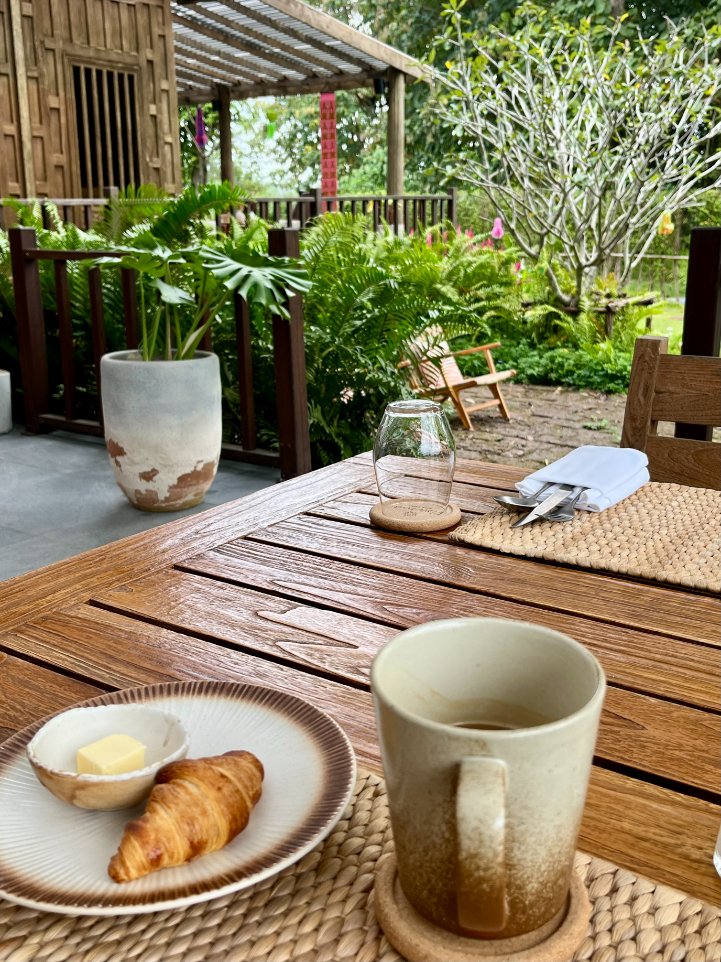 101 Holidays tweet media