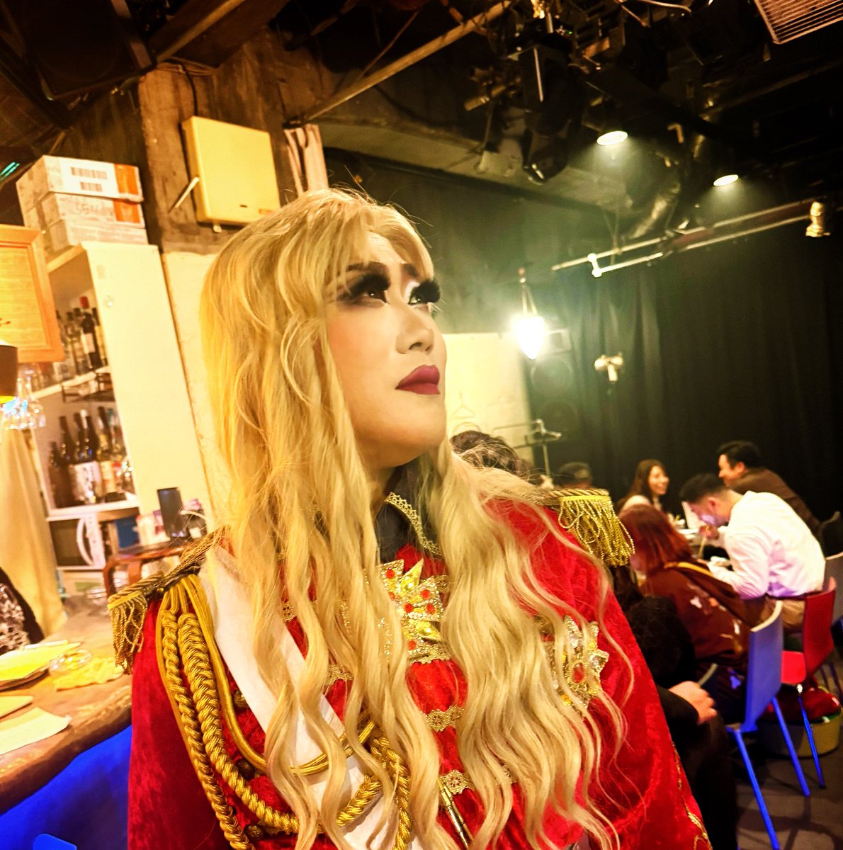 justippei's tweet photo. 羅賓歌劇団座長スター #乙華麗
#ReiOtsuka
#RobinEMcQueen @robinemcqueen
#ベルサイユのばら
#羅賓歌劇団 #TheSoundOfMusicals #Osaka #DoWithCafe #DragQueen #LipSyncShow #Musical https://t.co/u5xHaJr3wM