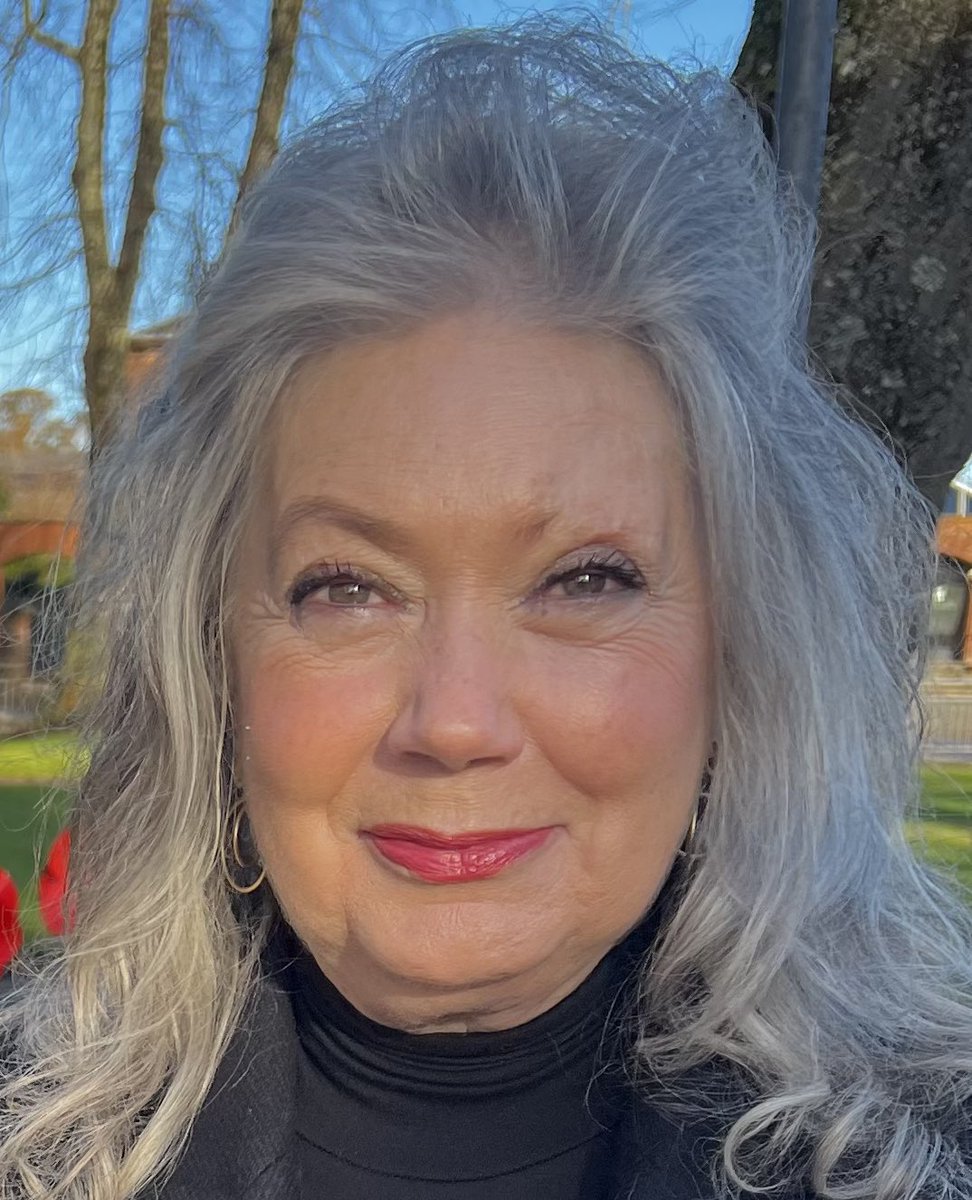 Rest in peace my dear friend &amp; colleague Maureen McKay, a passionate defender of the communities she was so proud to represent in Kilmarnock North. Maureen’s sense of style, her determination, intellect &amp; kindness made her one of the most formidable politicians I’ve ever known.