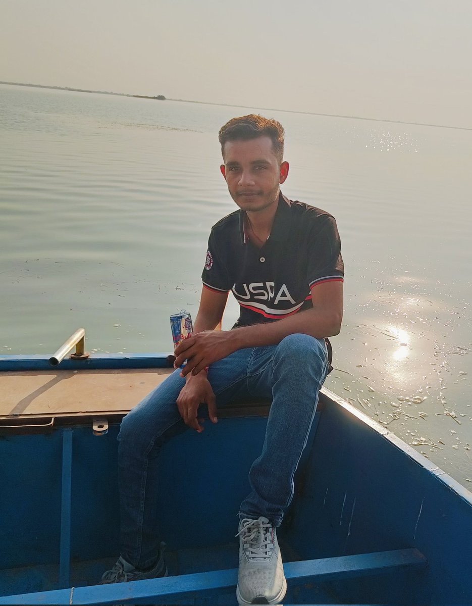 मेरा पानी उतरते देख किनारा मत कर लेना
मे समुन्द्र हु लहरों समेत वापस आऊंगा !! 
#sea #photooftheday #life