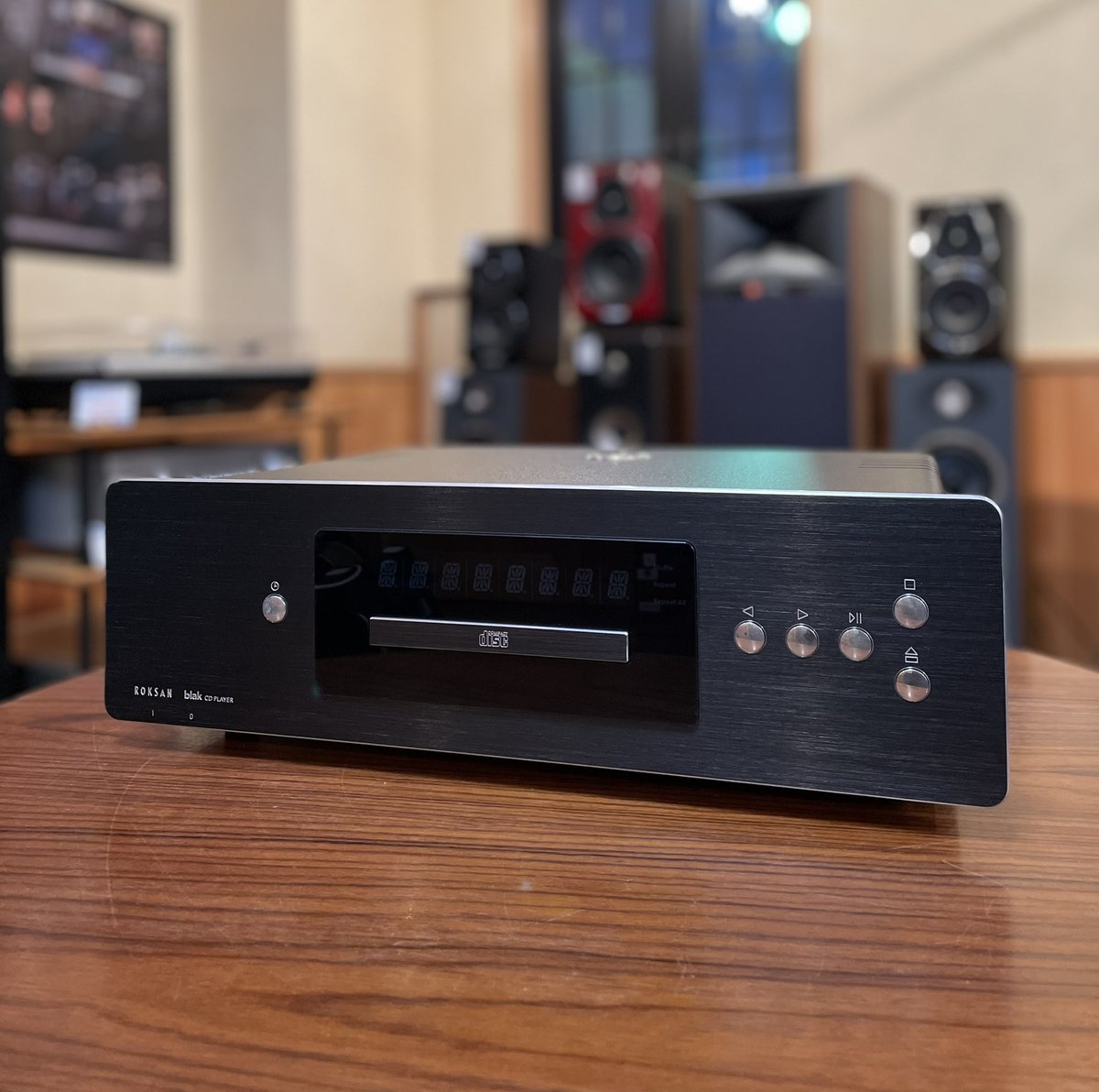 otaiaudio's tweet photo. ROKSAN BLAK CD PLAYER
#otaiaudio #オタイオーディオ #audio #sound #music #音楽 #roksan #blakcdplayer #cdplayer #cd #used #listening #オーディオショップ #オーディオ #オーディオのある生活 https://t.co/LdtCvclYMK