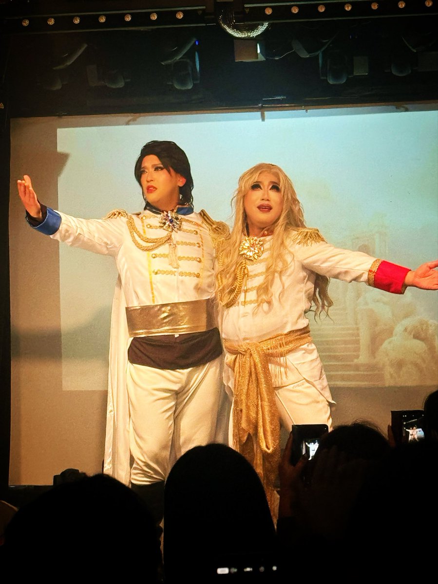 justippei's tweet photo. いろいろ堪んない!
#ベルサイユのばら
#羅賓歌劇団 #TheSoundOfMusicals #Osaka #DoWithCafe #DragQueen #LipSyncShow #Musical https://t.co/0cBOPC59q0