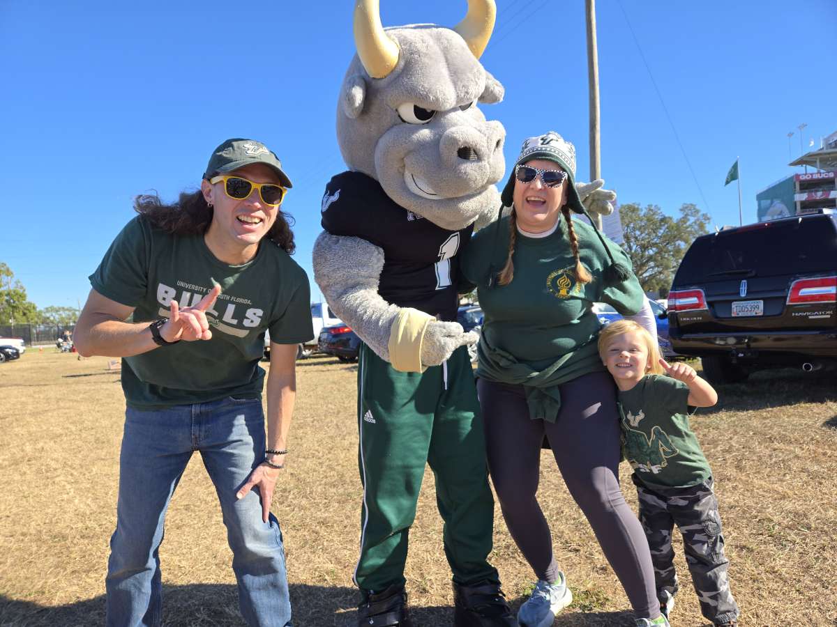 PunkRunnerEvan's tweet photo. At the @USFFootball game. Go Bulls!!! https://t.co/EbqaEjqaT4