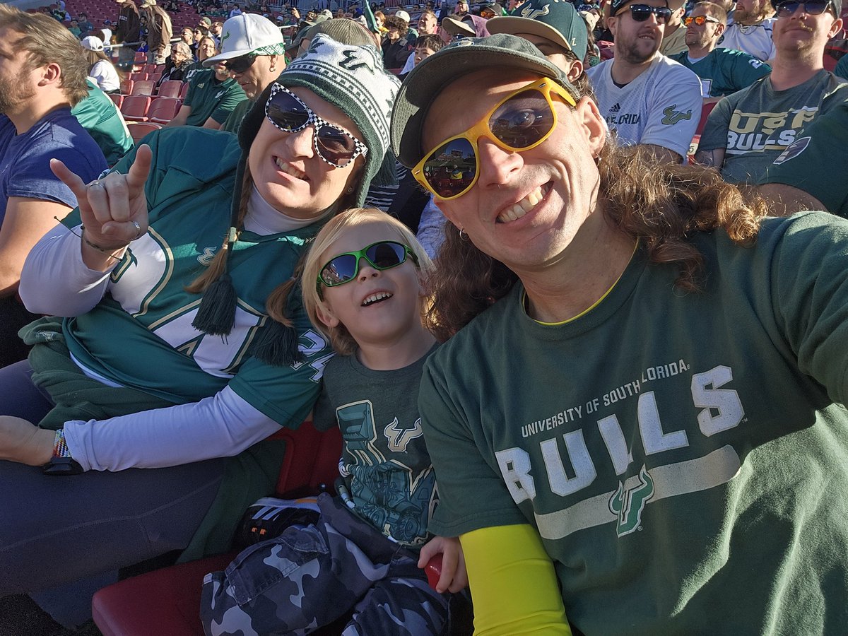 PunkRunnerEvan's tweet photo. At the @USFFootball game. Go Bulls!!! https://t.co/EbqaEjqaT4