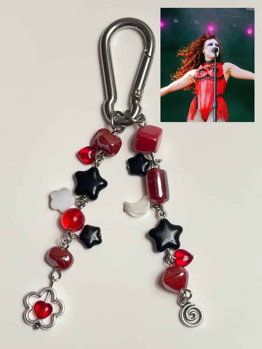 braceletladyy's tweet image. my next drop is on december 14th at 3pm pst!!

you can check out the hompage of my site for a gallery of everything that will be available! 

i'll be opening customs a few times before the 14th so look out for that too!!

jewelrybyjacqui.com