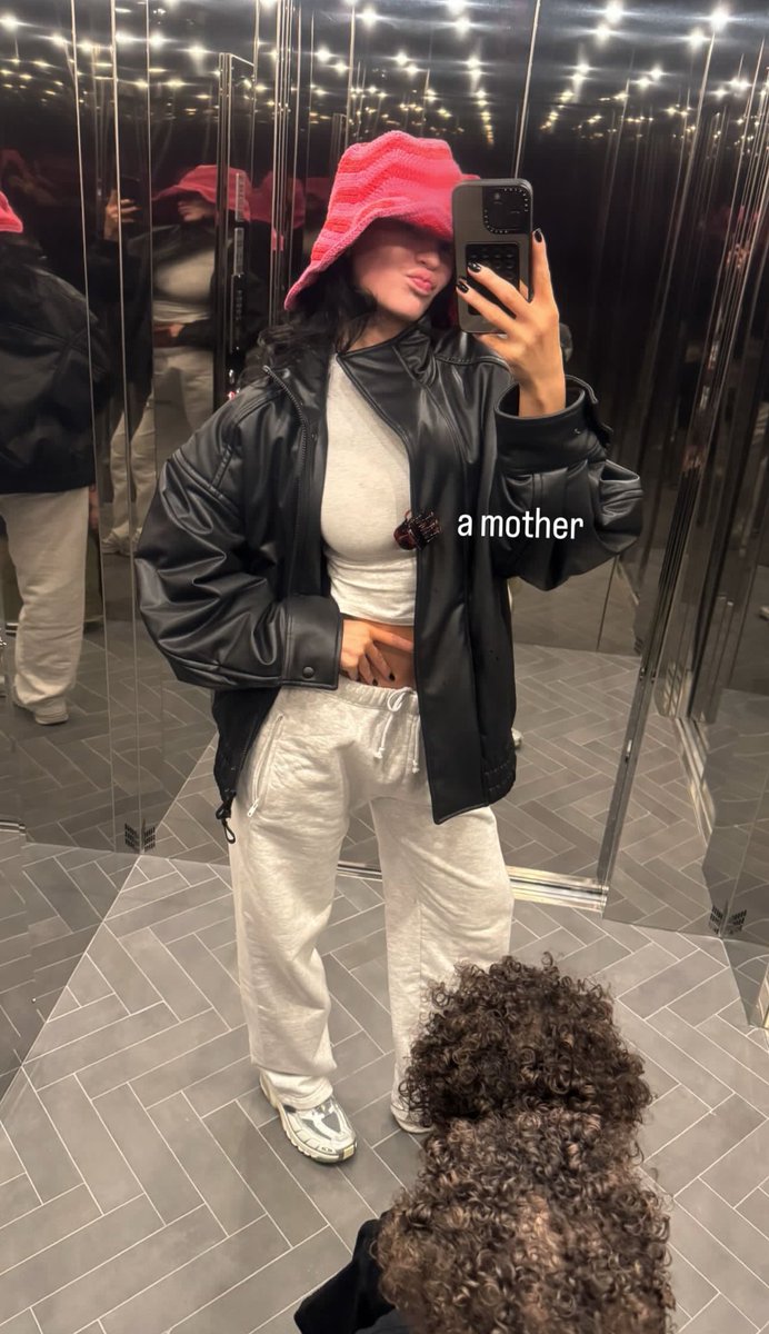 👑🦋 | NOT @kyliejenner. tweet media