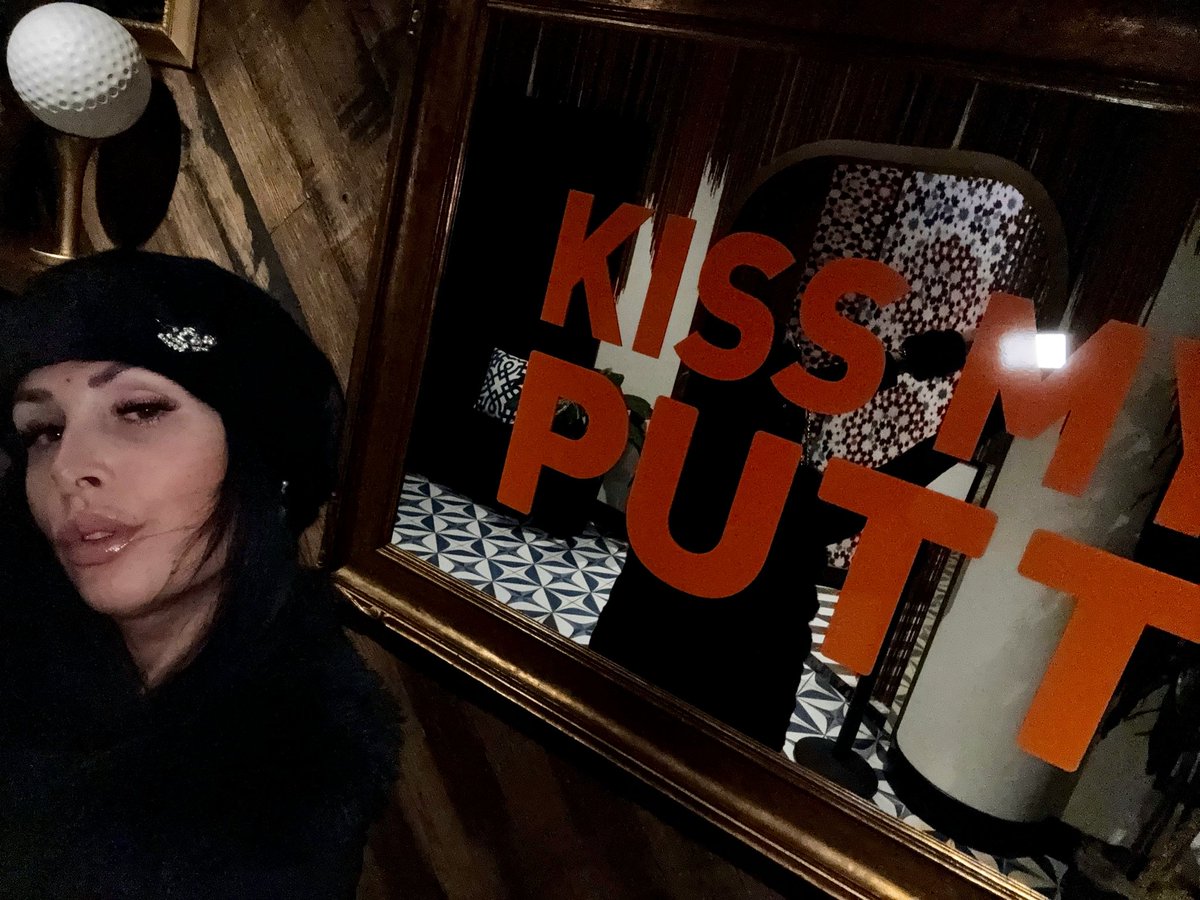 1_emilyxo's tweet image. #Puttery #Golf #golfgirls ⛳️ 🤍❤️