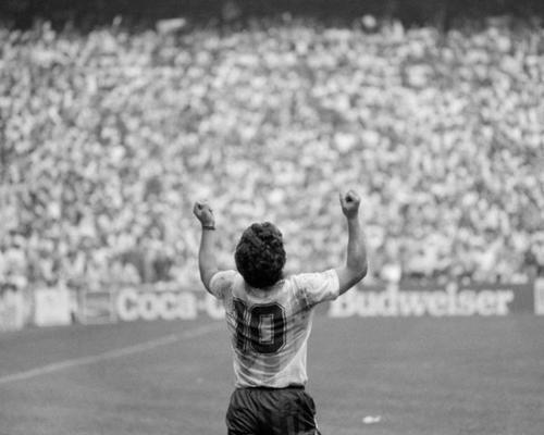 lagordaniembro's tweet photo. Grandes fotos de Diego Armando Maradona.

Abro hilo para que hagan sus aportes. https://t.co/Mbe0caWMvZ