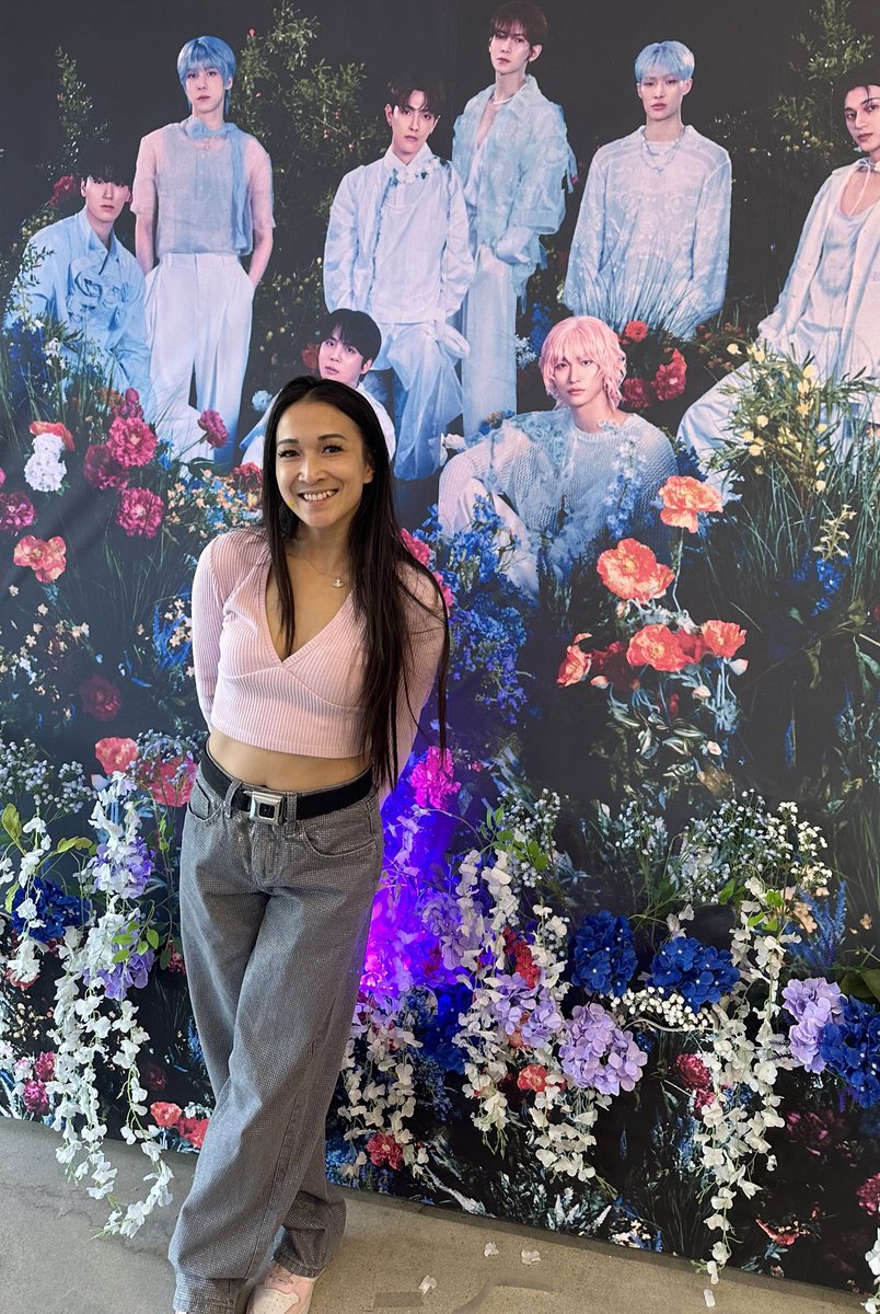 deeekitty's tweet photo. OH MY SAN 🩷💕 I went to the @hello82sandiego pop event and pulled so many San cards but was so fortunate to trade for even more! 🥰 I also pre ordered an album from Target too and got some good pulls!🩷💕#MyLocalTarget #hello82 #82giveaway https://t.co/IW8qV41w7U