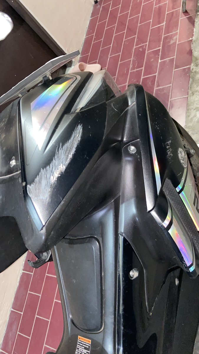 hary_potah's tweet image. Tolong kaki saya sakit