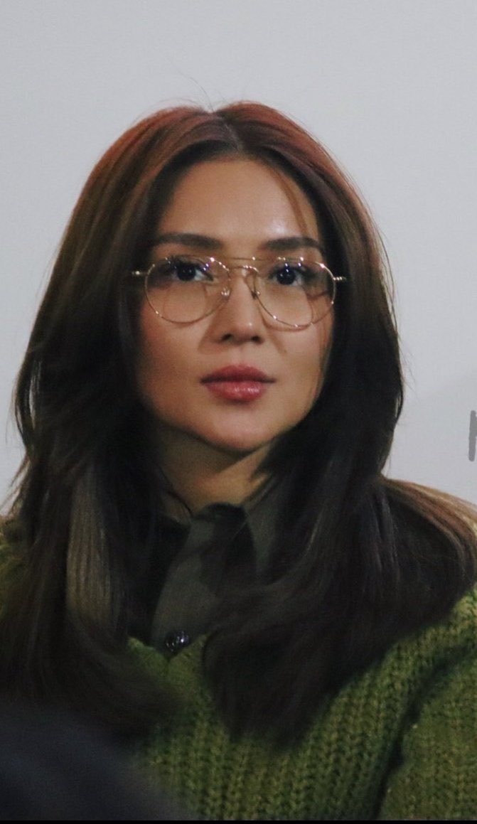 gets nyo ba ako or hindi kasi oh my god this picture of kathryn 🫦🫦