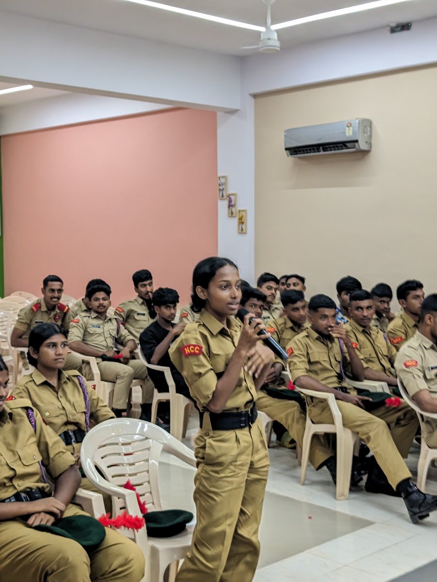 9keralabnNCC's tweet photo. "NCC Day celebrations take a proud turn! 9K BN NCC cadets honor veteran RTD Sub Vijaya Kumar for his service. #NCCDay #9KBNNCC #ProudMoment" https://t.co/HJfp7WFF5x