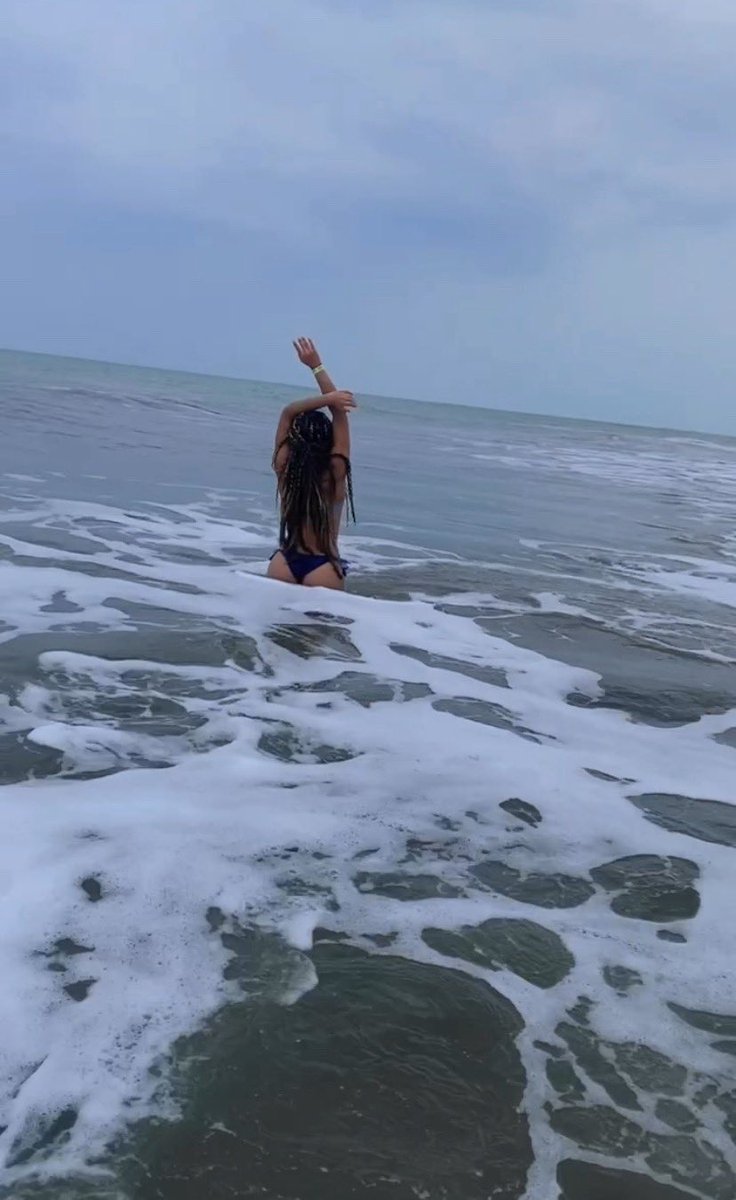Nathy_zaid's tweet photo. 🦋🐬🌊 https://t.co/jcY1NPXbYk