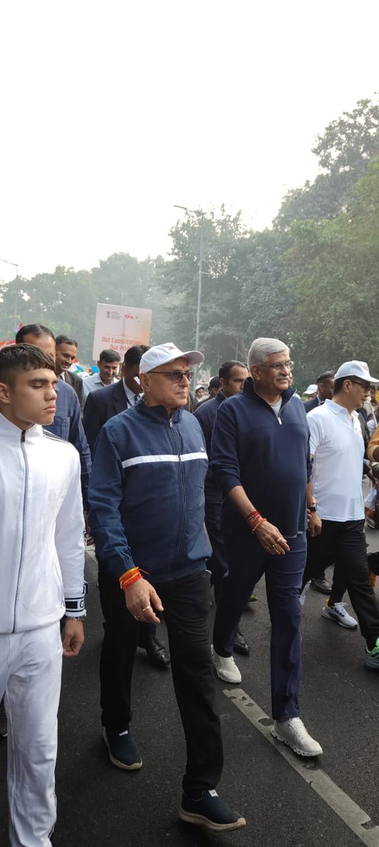 DrRajesh4BJP's tweet photo. नई दिल्ली में हमारा संविधान, हमारा स्वाभिमान पदयात्रा में MY Bharat के 10,000 से अधिक युवा साथियों द्वारा निकाली गई। 

इस अवसर पर केंद्रीय मंत्री माननीय @mansukhmandviya जी, माननीय श्री @gssjodhpur जी, माननीय श्री @KirenRijiju  जी, माननीय श्री @PiyushGoyal जी सहित सांसद साथियों के साथ सम्मिलित हुआ।

 #MYSamvidhan #DrRajeshMishra