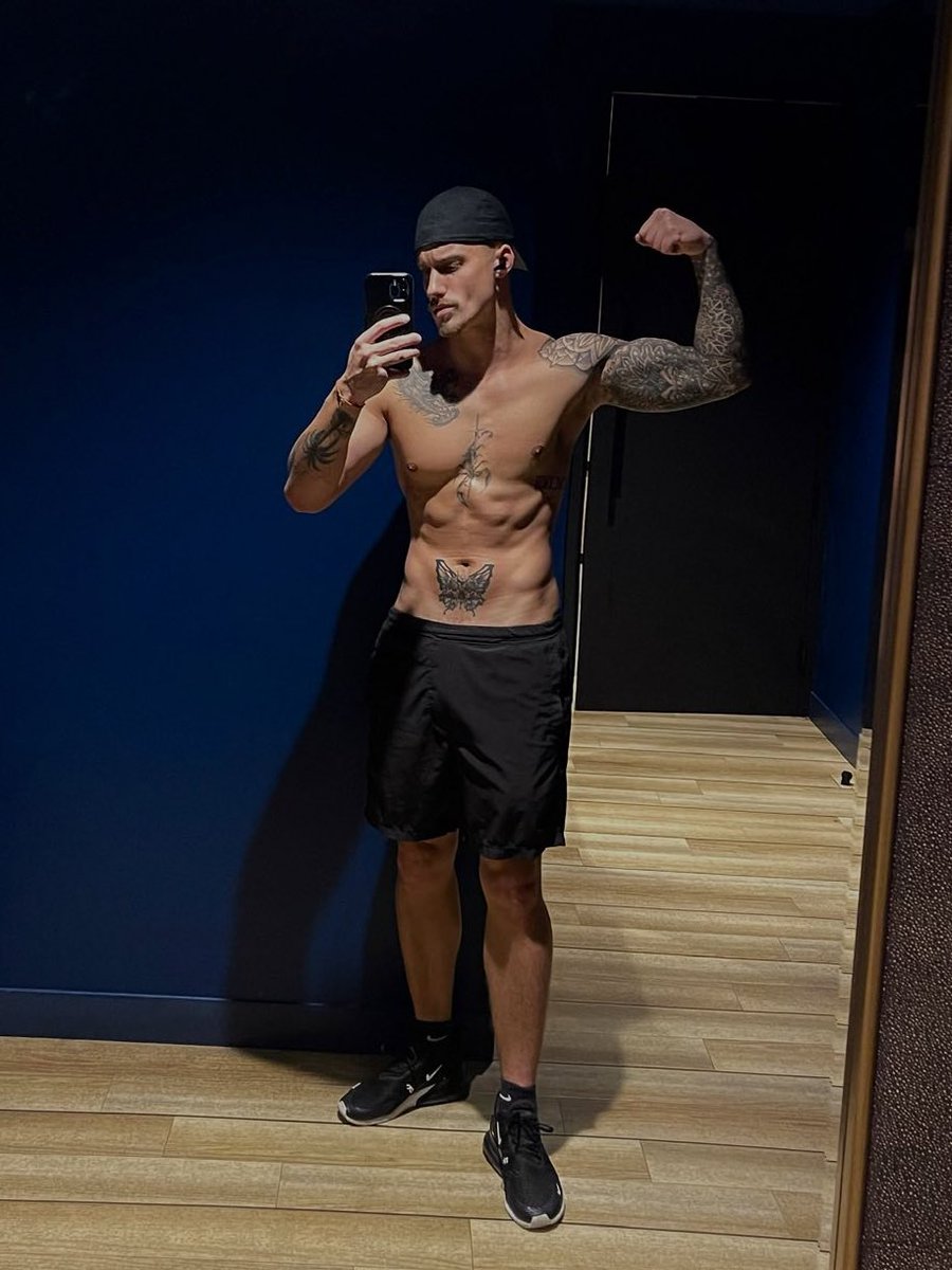 niceguynb's tweet photo. solid push day , what yall think https://t.co/x61anmVZA1