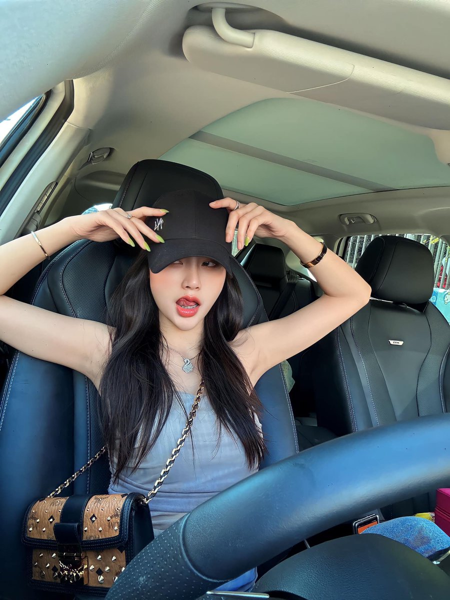 รองเท้าที่ดี จะพาเราไปในที่ที่ดี😎
#โฟร์ทณัฐวรรธน์ 
#ทักDMได้ 
#โสดเกินปุ้ยมุ้ย