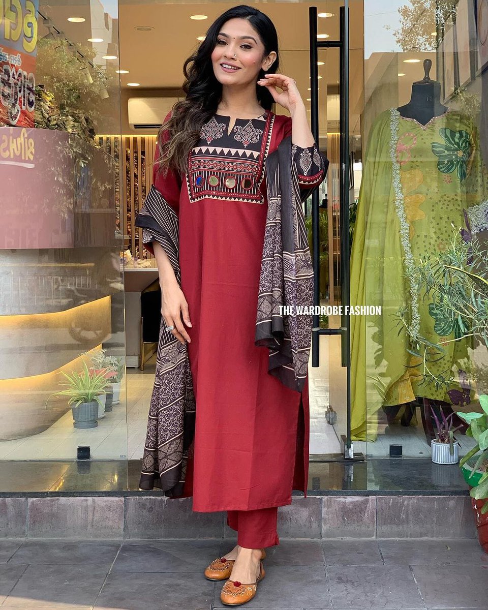 Shoopamofficial's tweet photo. Dress as if you own the world.

Join our WhatsApp group for exclusive updates: https://t.co/OOvPvHjuBc

#newarrivals #newcollection #fashion #downloadnow #shopping #shoopamofficial #dresses #kurti #kurticollection #Arrival #onlineshopping #outfit #newarrivals2024 #shopnow https://t.co/dO9uPoXBZc