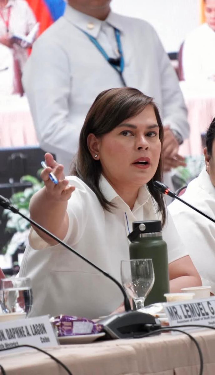 fierceLady08's tweet photo. Today, this brave woman is the lone voice speaking and standing up for all of us, Filipinos. Let us keep praying for Vice President Inday Sara. 👊🏻

#FPRRDSupporters #iamnotafilipinofornothing #DutertePaRin https://t.co/0nSVpxDAnE