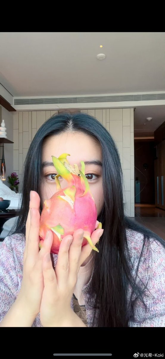 Kokikimurahk1's tweet image. Report from 光希 #koki
Waaaaaaa!! 
Been so long since I ate dragon fruit !! 
I looooove it 💓 ​​​
#webio #微博
