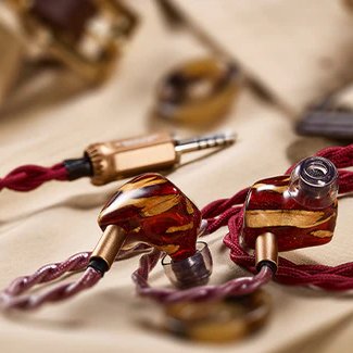 MixWave_Inc's tweet image. クリスマスなオーディオグッズ集めました🎄

この投稿のリプライに欲しいプレゼントして欲しいイヤホンを書くと
明日枕元にプレゼントが届く可能性が少し高まります🎅