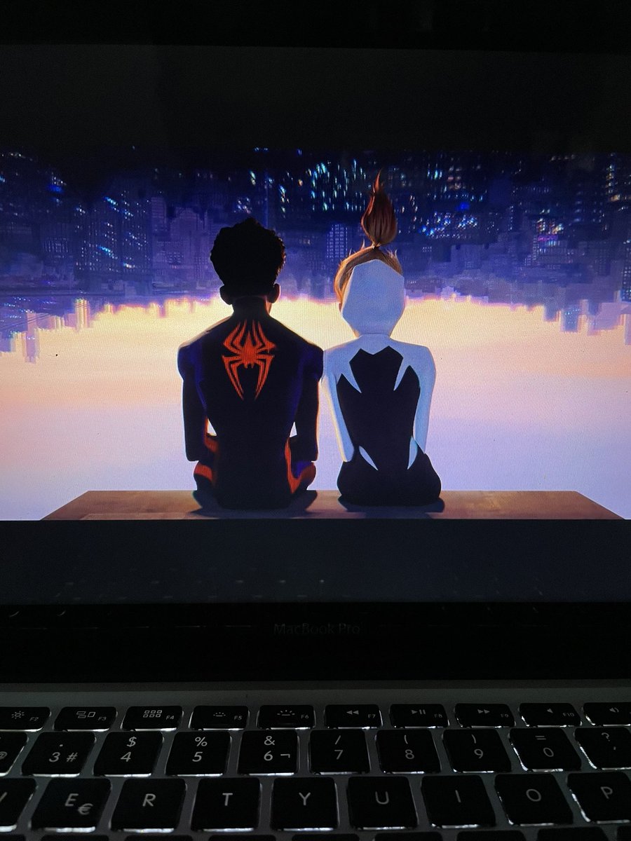 DiegoBeBall's tweet photo. In every other universe, Gwen Stacy falls for Spiderman https://t.co/G4exwXtgZC
