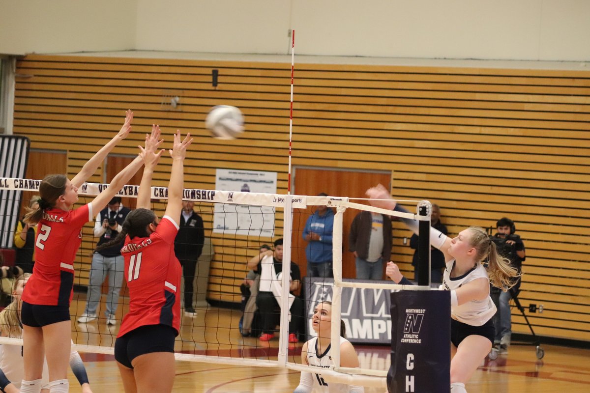 [Volleyball] Roadrunners Fall to Skagit Valley 3-2 in Final  athletics.linnbenton.edu/x/njgl5 <a href="/RoadrunnersLBVB/">Linn-Benton Volleyball</a>