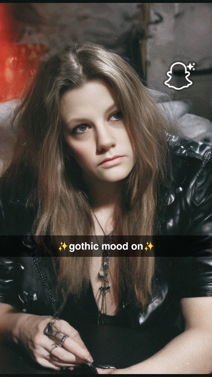 BowhuntressInMI's tweet photo. Used a goth filter, look a lil like a brunette Julia Hart, made more cos I was bored.
#FunWithFilters https://t.co/C0EWl5Hwsq