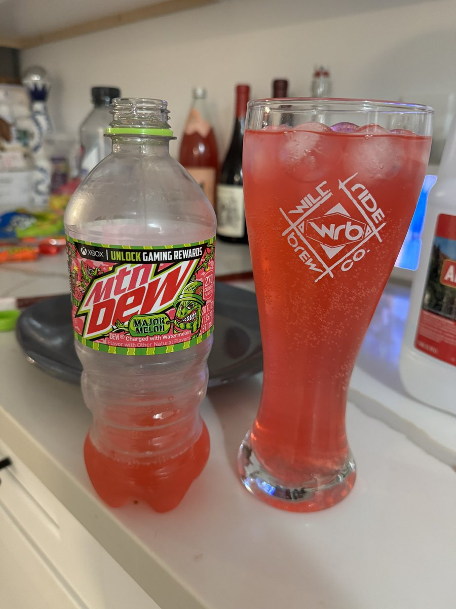 malayjohnston's tweet photo. injecting my veins with #red40

 take that @realRFKJr 😤 https://t.co/ZVtLKzvoRn