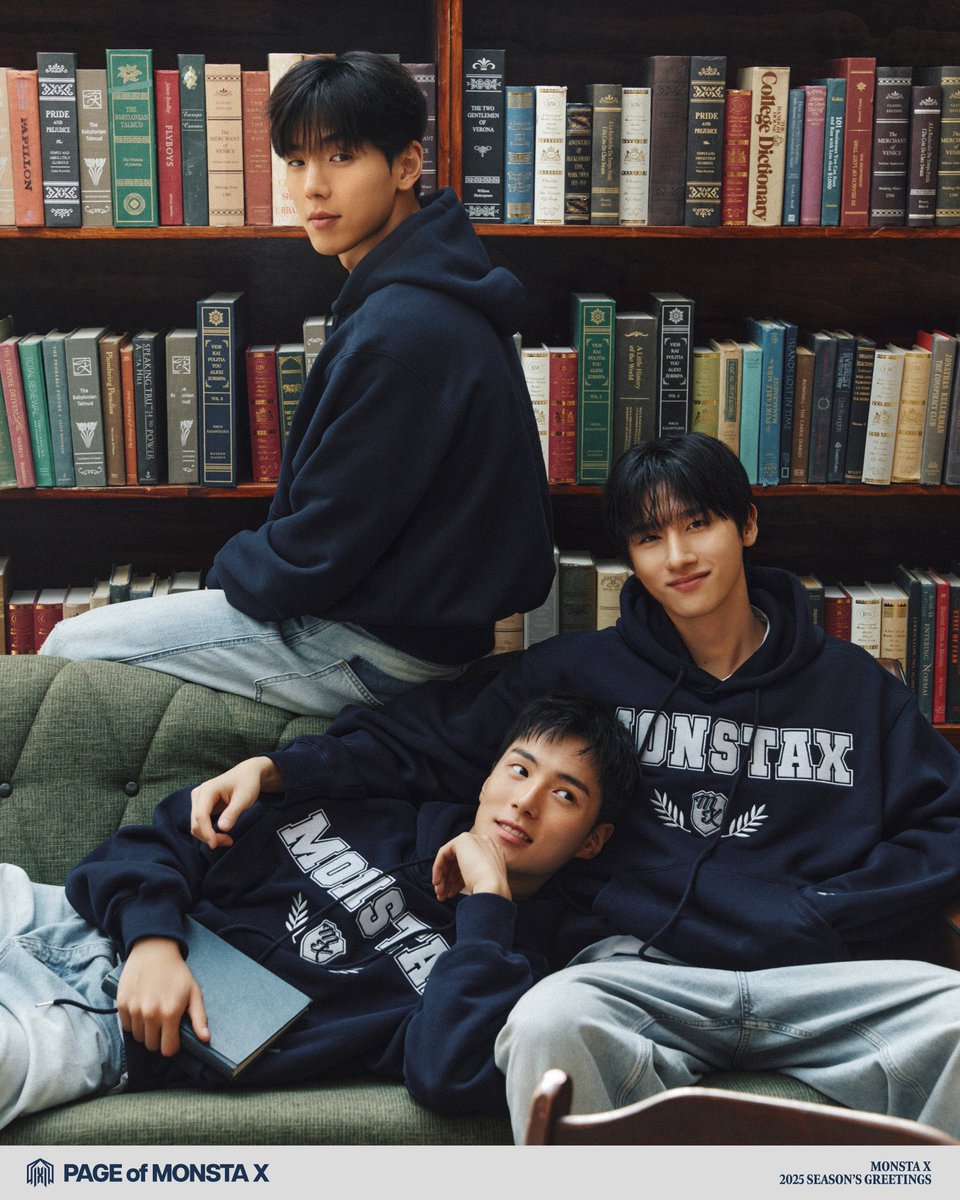 pov: you recreated the mx season’s greeting design &amp; it came out so cute🥹💙