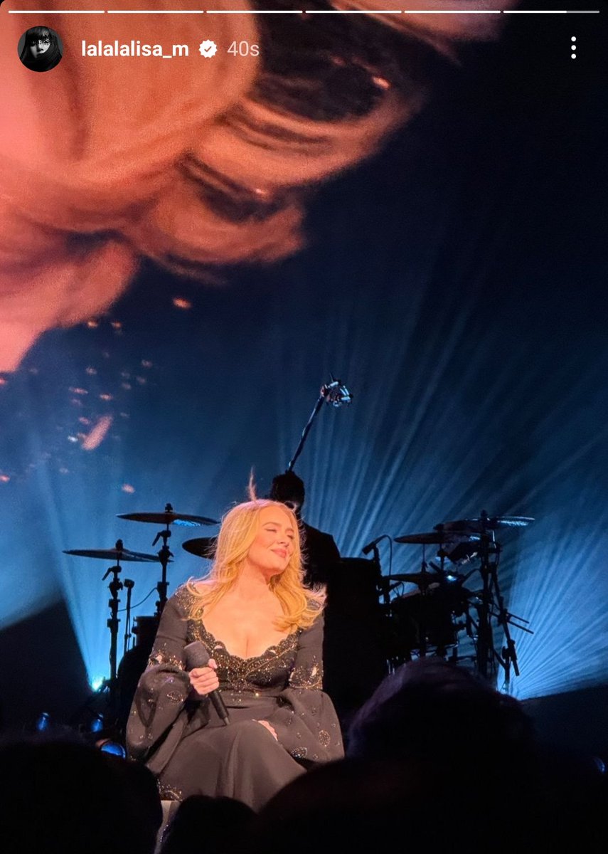 Lisa attends Adele's concert.