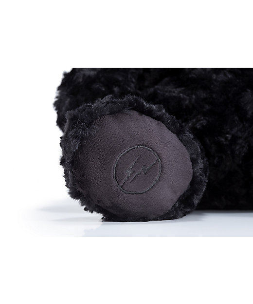 s_en_7's tweet photo. fragment design × Steiff
----
Black moon bear with signature white collar and thunder logo embroidery. https://t.co/2WtHAEnSKJ