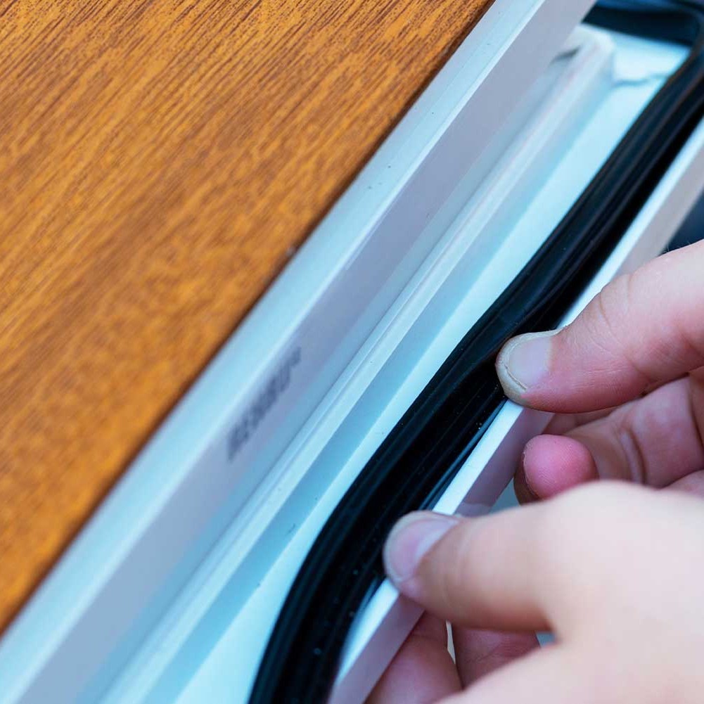 IronmngryDirect's tweet image. This one&apos;s for all you DIYers out there working on your property and preparing for winter. We&apos;ve put together a handy guide on fitting a weather bar! 🌧️🌬️

Read: bit.ly/3ZhV7aC

#DIY #howtoguide #weatherbar