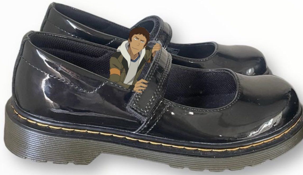 estrellancee's tweet image. I hope to see him in my shoe on January 6th