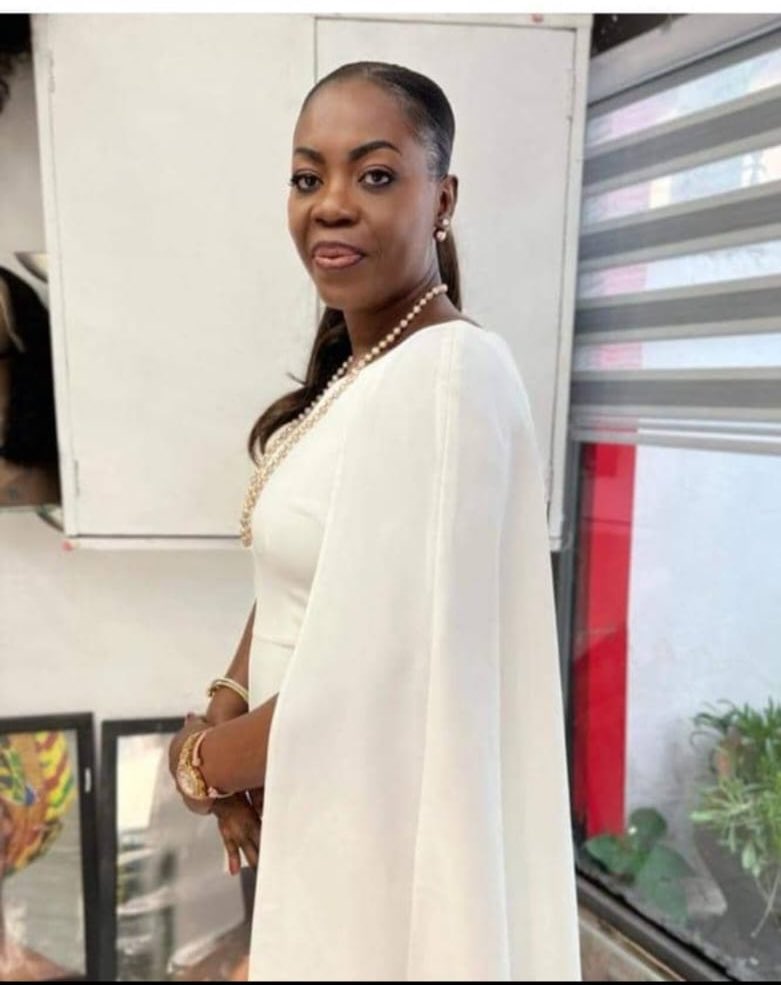 GhanaCrimes's tweet image. Emirates manager Mrs. Sylvia Baah was abducted after refusing to delay a Dubai flight for Ghana’s National Security officials. Held for 24+ hours, threatened, &amp;amp; dumped near Ashaiman. Officials implicated, public demands justice. Police claim investigations are ongoing.
