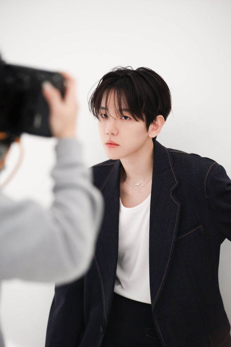 BAEKHYUN_INB100's tweet photo. 📸 atstar1 Photo Shoot Behind l 백현 BAEKHYUN Behind Photo 

https://t.co/p9gm0yw8PB

#백현 #BAEKHYUN #atstar1 https://t.co/IHgR1QkGFU