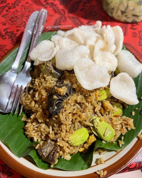 rasjawa's tweet photo. Jika saya ke Semarang, ada 4 tempat kulineran di sana yang gak pernah kelewat untuk saya kunjungi :
- Toko Ould n Niew (Oen)
- Gudeg Koyor Bu Kamti
- Nasi Goreng Gongso Pak Bandi
- Lumpia Mbak Lien https://t.co/UBRE8u0XsA
