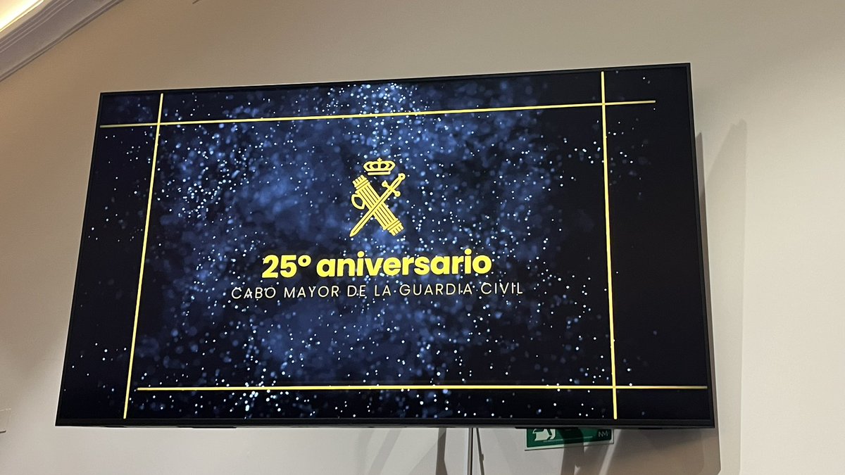 apcabos's tweet photo. Un día como hoy, hace 80 años se creó el empleo de #caboprimero y hace 25 años el empleo de #cabomayor.
Durante el día de hoy, @apcabos informará de los temas importantes para los empleos de #cabo que se trató en el acto realizado conjuntamente entre @guardiacivil y @apcabos.

🌟General de Brigada Santiago (Mando de Personal):
🔝Existe un proyecto para el aumento de horas lectivas para el curso de capacitación para el ascenso al empleo de cabo, que por necesidades logísticas requiere una academia específica para los empleos de #cabo